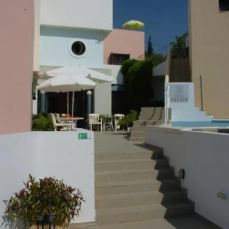 Ξενοδοχείο με διαμερίσματα Blue Sky Τολό