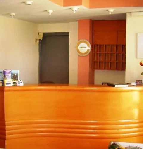 Blue Sky Aparthotel Tolón